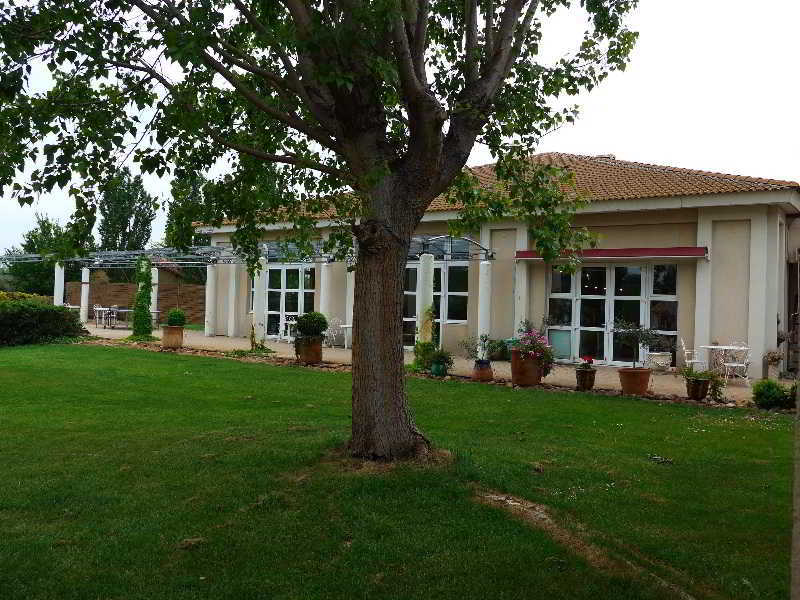 Hotel Le Mas Des Ponts D'Arles Exterior photo