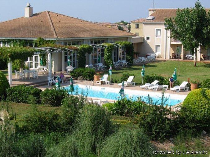 Hotel Le Mas Des Ponts D'Arles Exterior photo